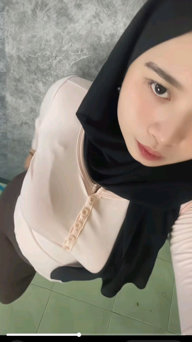 2025 Viral Terbaru 2025 Bibirmu Menarikku Seperti Gravitasi Abg Hijab Indonesia 2025 Viral