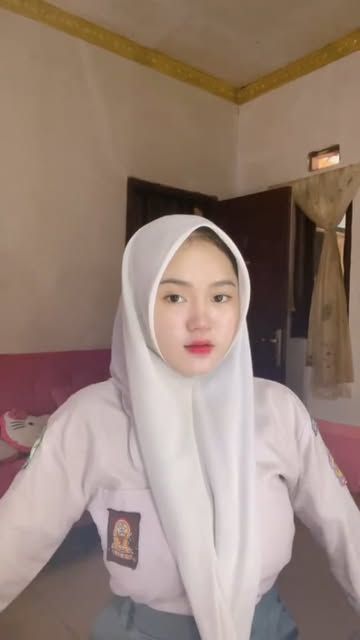 Indonesia Video Viral Hijab Video ABG SMA Indo Aqilla Kacamata Pink Atas Bawah Imut Tutorial Wiwik Top 10 Trending Global Indonesia 2025